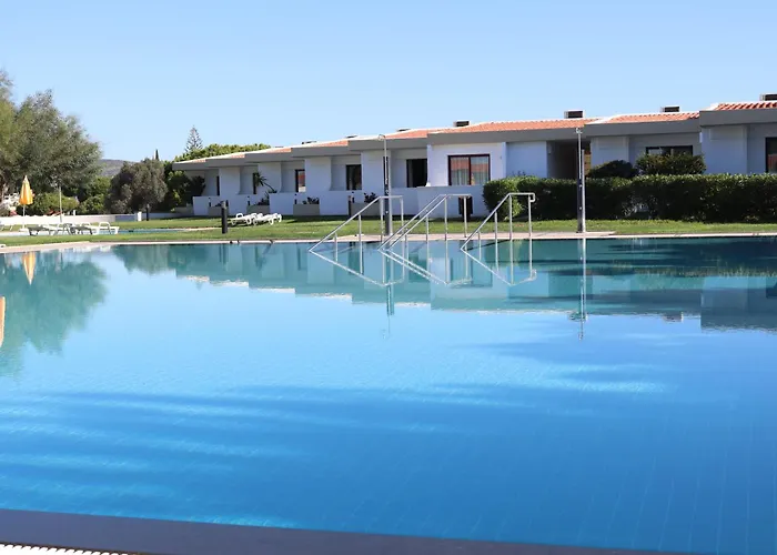 Do Golfe Θέρετρο