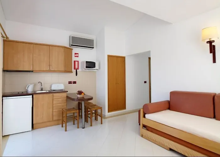 Do Golfe Θέρετρο